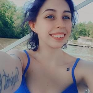 Meet your Posher, Tessa